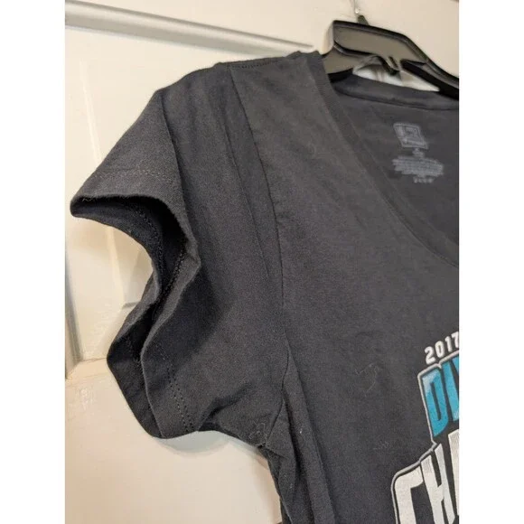 Philadelphia Eagles Women’s M 2017 NFC East Division Champions V-Neck T-Shirt - Picture 5 of 9